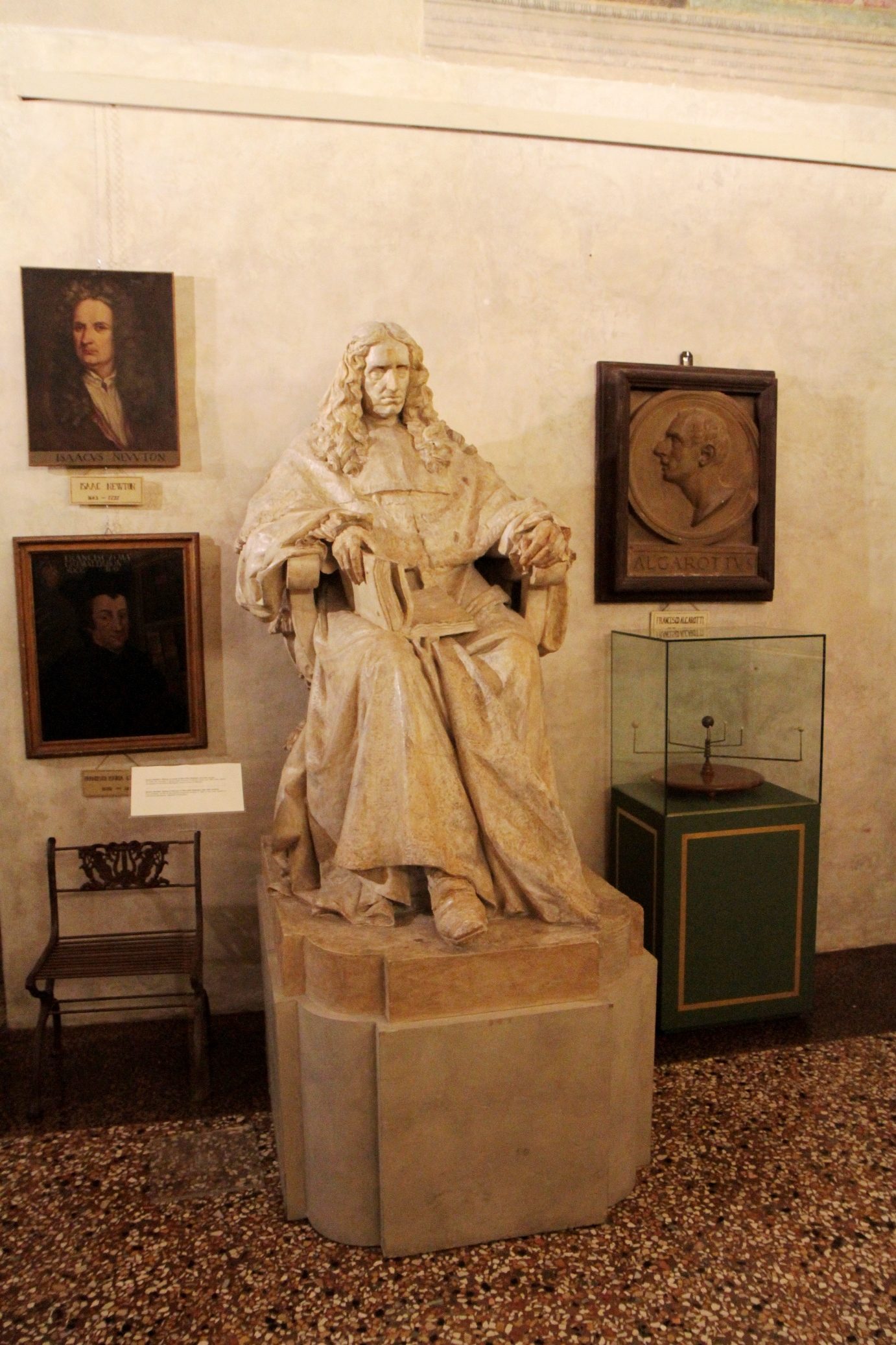 Marcello%20Malpighi%27s%20statue%20in%202017%20%28plaster%20model%29%2C%20Palazzo%20Poggi%2C%20Bologna%20%282%29.JPG